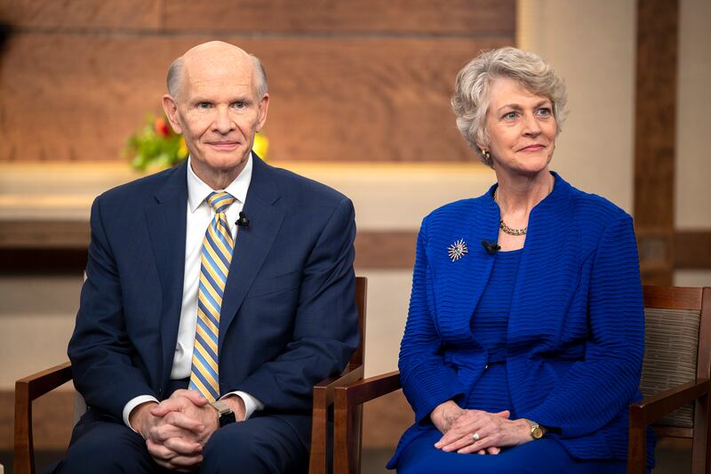 Elder Dale G. Renlund of the Quorum of the Twelve Apostles, and his wife, Sister Ruth Renlund.