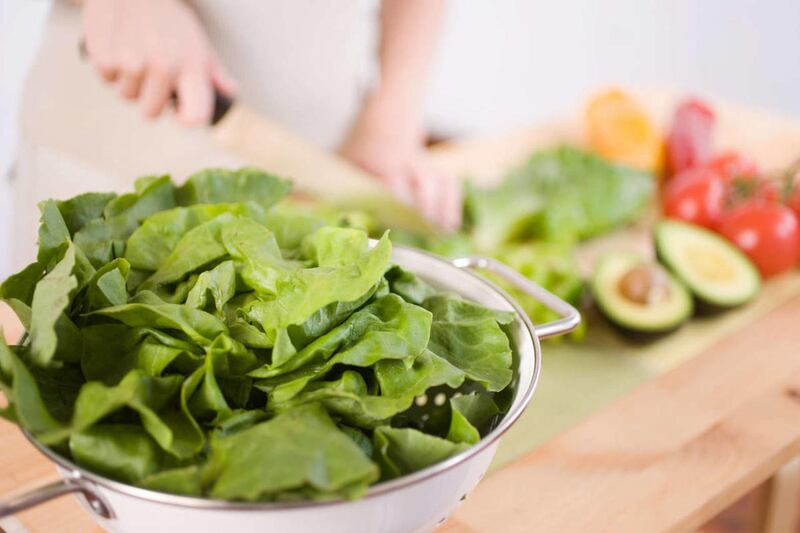 Living a healthy lifestyle is one of the best methods to avoid colon cancer, according to doctors who participated in Saturday\'s health hotline.