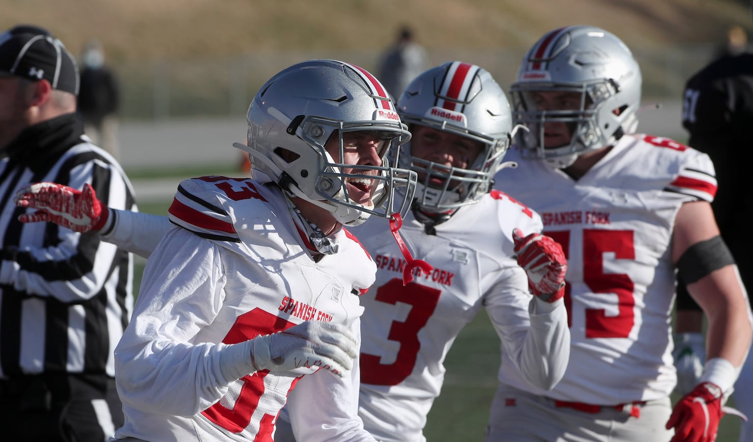 Scores, stats and pictures High school football roundup for Friday