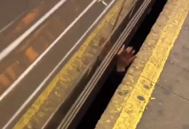 The video, which has amassed almost 50,000 retweets and 146,000 Likes on Twitter, shows a man on the tracks under the B train in New York’s subway tunnels.