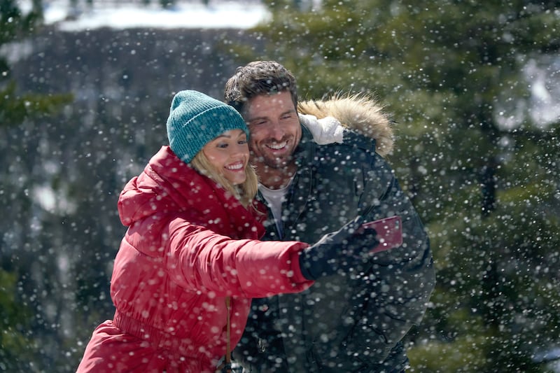 Rebecca Dalton and Marcus Rosner in Hallmark's "Falling Like Snowflakes."