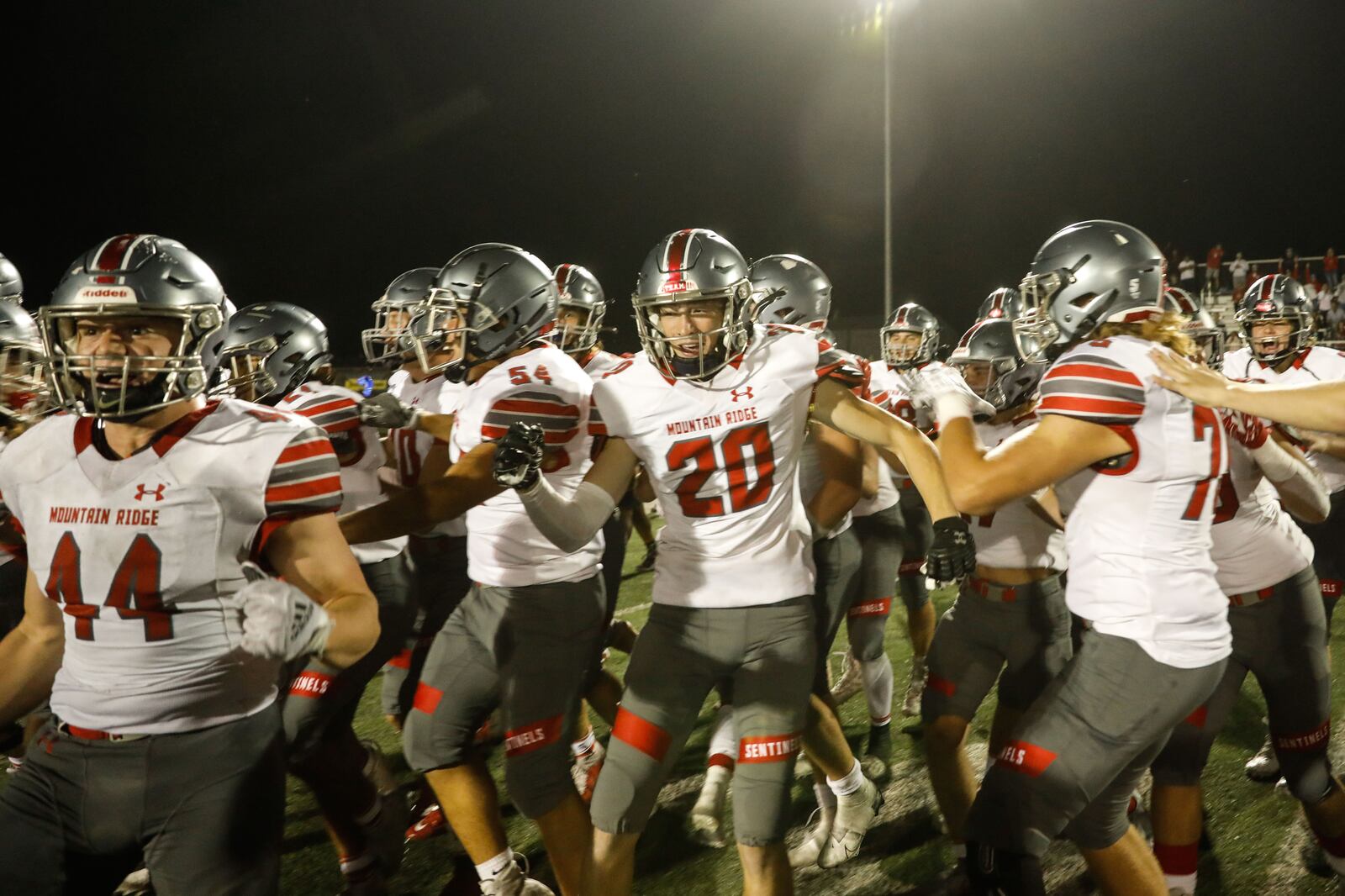 High school football Mountain Ridge scores 33 points in 4th quarter to