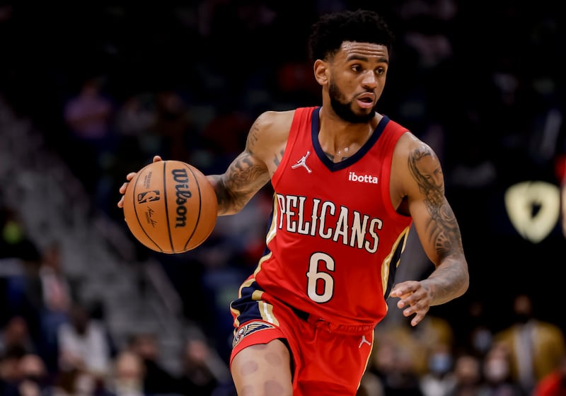 New Orleans Pelicans guard Nickeil Alexander-Walker (6) plays against the Indiana Pacers