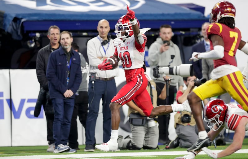 Utah’s Money Parks scores against USC in the Pac-12 championship game in Las Vegas on Friday, Dec. 2, 2022.