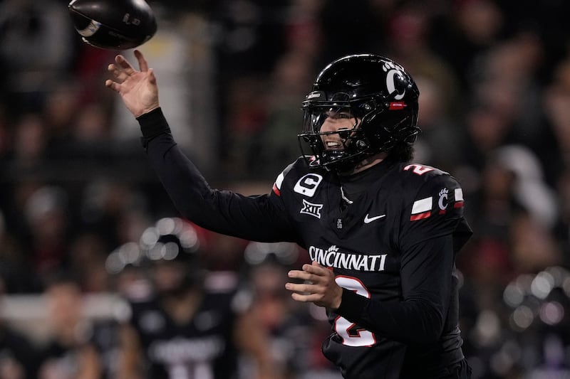Cincinnati quarterback Brendan Sorsby throws a pass during game against BYU, Saturday, Nov. 22, 2025, in Cincinnati.