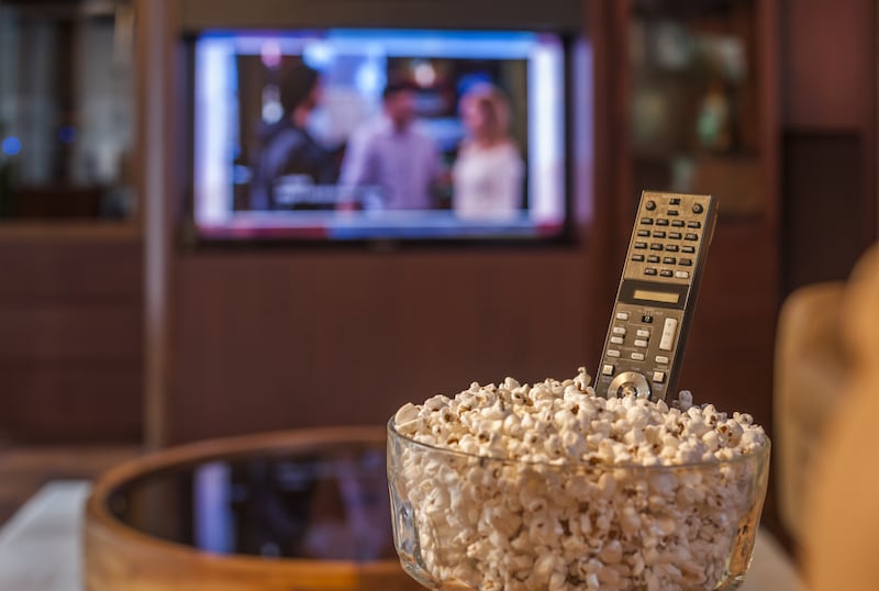 A new study suggests eating while we watch TV prevents us from realizing we’re full.