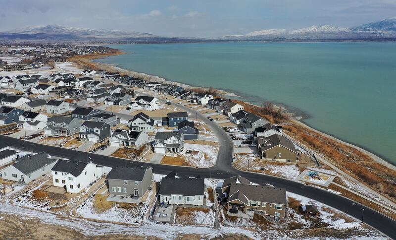 Homes on the shore of Utah Lake in Saratoga Springs.