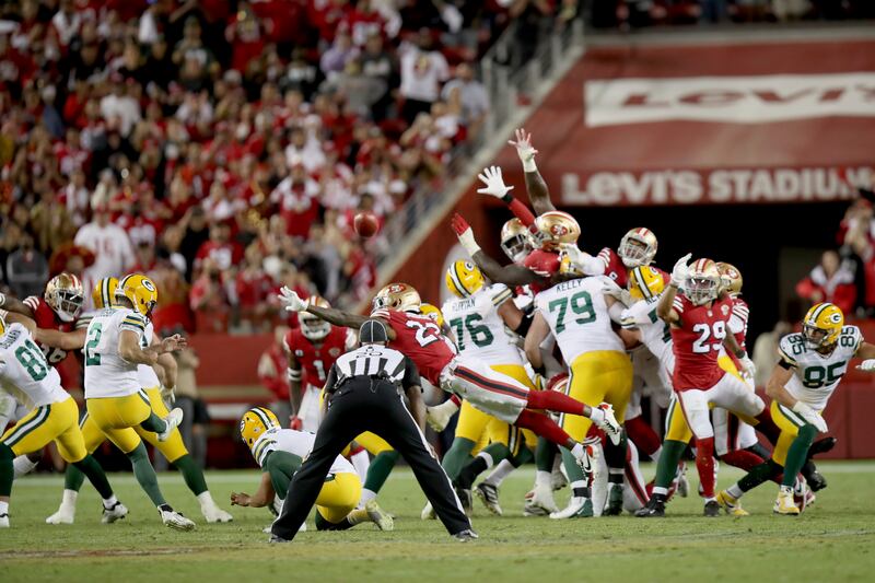 Green Bay Packers’ Mason Crosby converts game-winning field goal in the fourth quarter against the San Francisco 49ers.