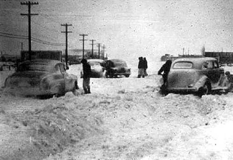 Huge amounts of drifting snow stranded many cars in the howling wind in the winter of 1948-49.