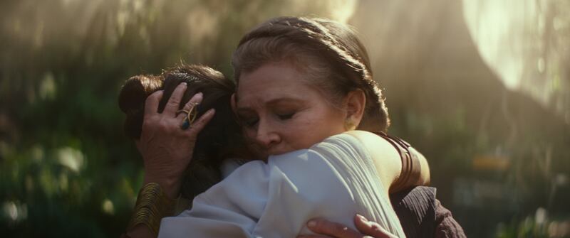 General Leia Organa (Carrie Fisher) and Rey (Daisy Ridley) in STAR WARS: THE RISE OF SKYWALKER