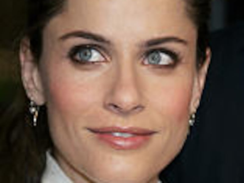 Amanda Peet