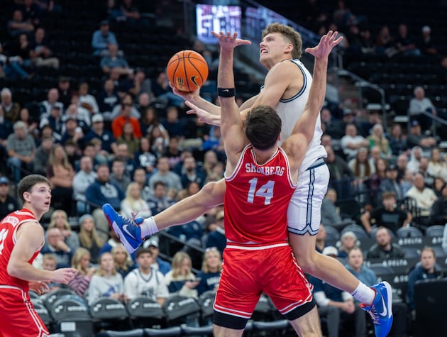 Utah State gets past a tough Illinois State team for another victory