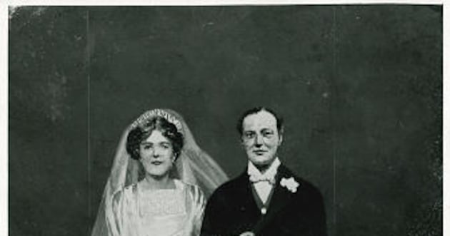 engagement ring clementine churchill wedding dress Winston Churchill and his wife Clementine got married this week in 1908. Do you know which of these rings he used to propose to Clementine? And do you know to whom the