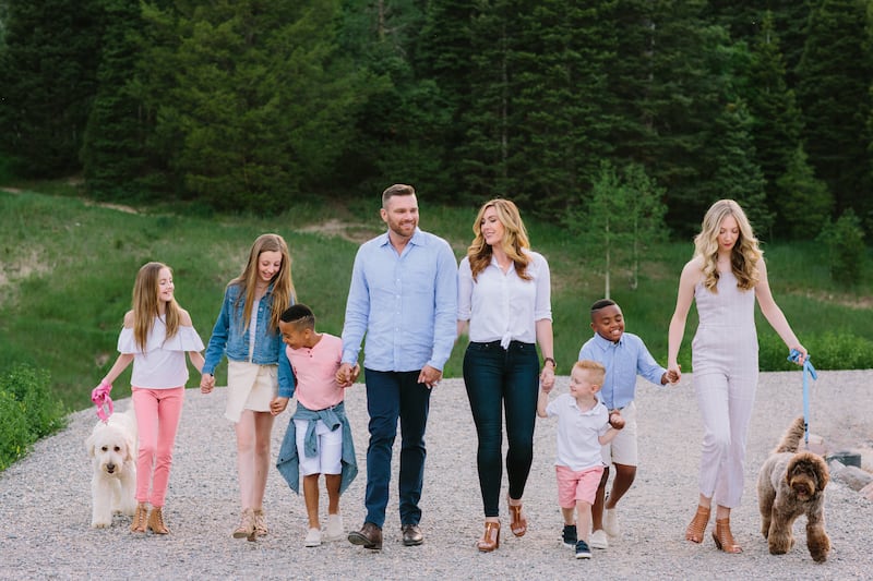 Aaron and Lychelle Day with their six children, ages 5-14.