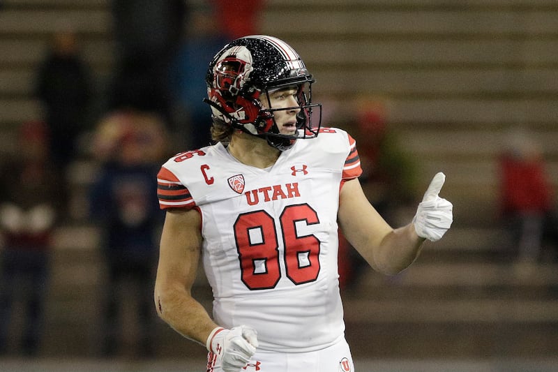 Utah tight end Dalton Kincaid is reportedly fully healed from a back injury that forced him to miss the Utes’ appearance in the Rose Bowl. Kincaid is a top talent available in the 2023 NFL draft.
