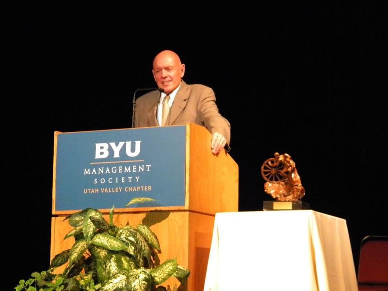 Stephen R. Covey receives the Pioneer in Leadership Award during the BYU Management Society Utah Valley Chapter Pioneer in Leadership Award Gala.