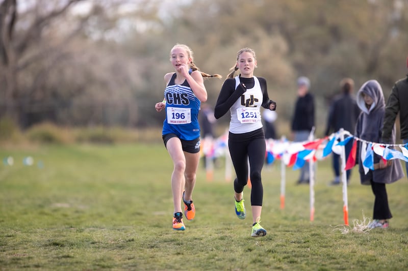 Carbon’ Rozlyn Stowe (196) and Union’s Jaylie Jenkins were the top two finishers shown here at last year’s 3A state meet.